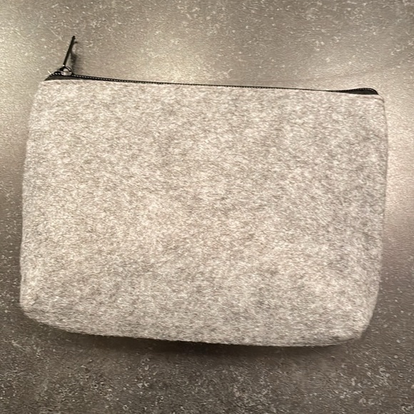 Glymed plus felted travel cosmetic bag NWOT - Picture 3 of 8